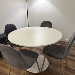 IKEA DOCKSTA Dining Table – Table + 4 Chairs – Great Condition