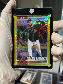 2026 Topps Chrome Eduardo Rodriguez #417 Yellow Holo Foil 323/399 Baseball Card