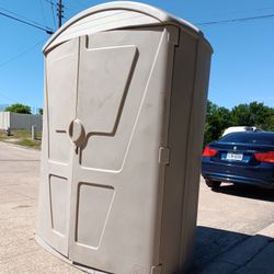 Very Nice XL Storage Organizing Shed!