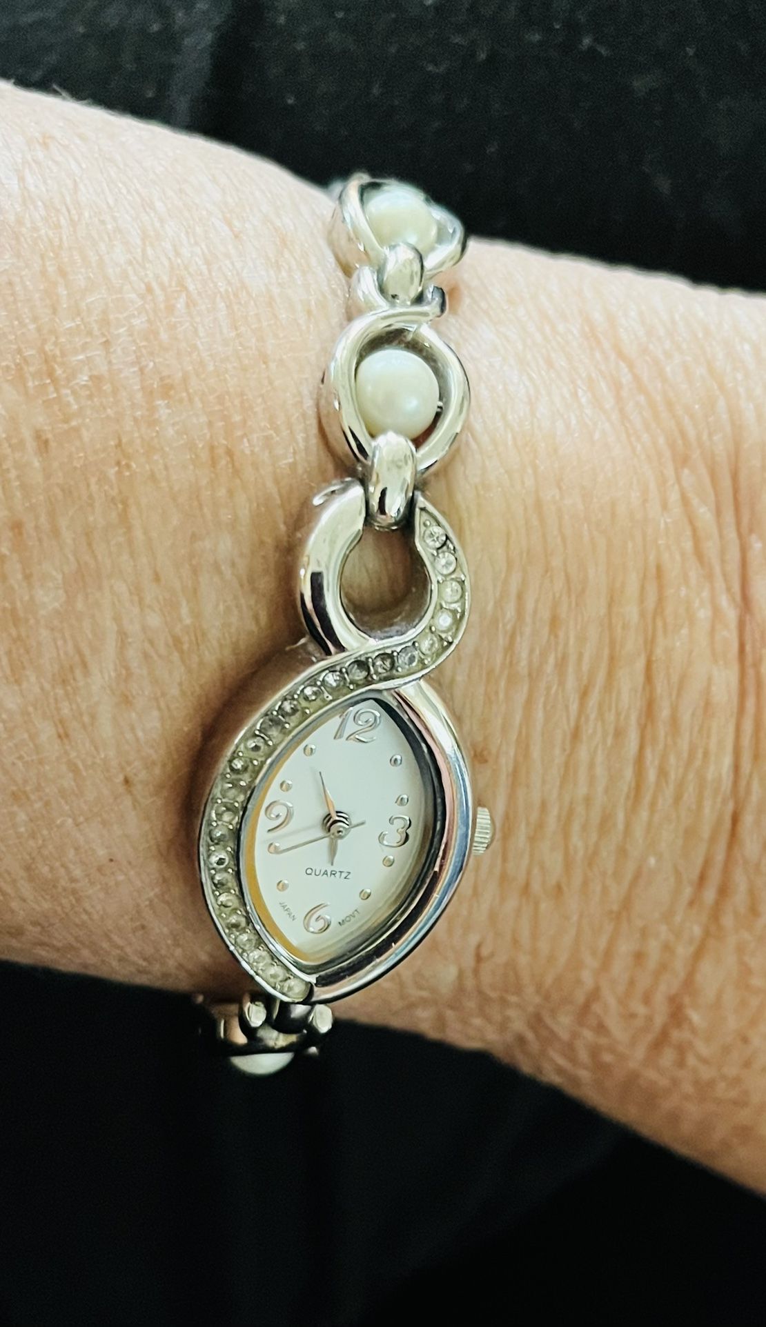 Avon American Vintage Women's Silver Watch Faux Pearls With Rhinestone Bezel 2nd Hand