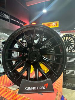 SET OF WHEELS D406 24X8.5 8X200 MATTE BLACK / GLOSS BLACK LIP -CHECK PRICE