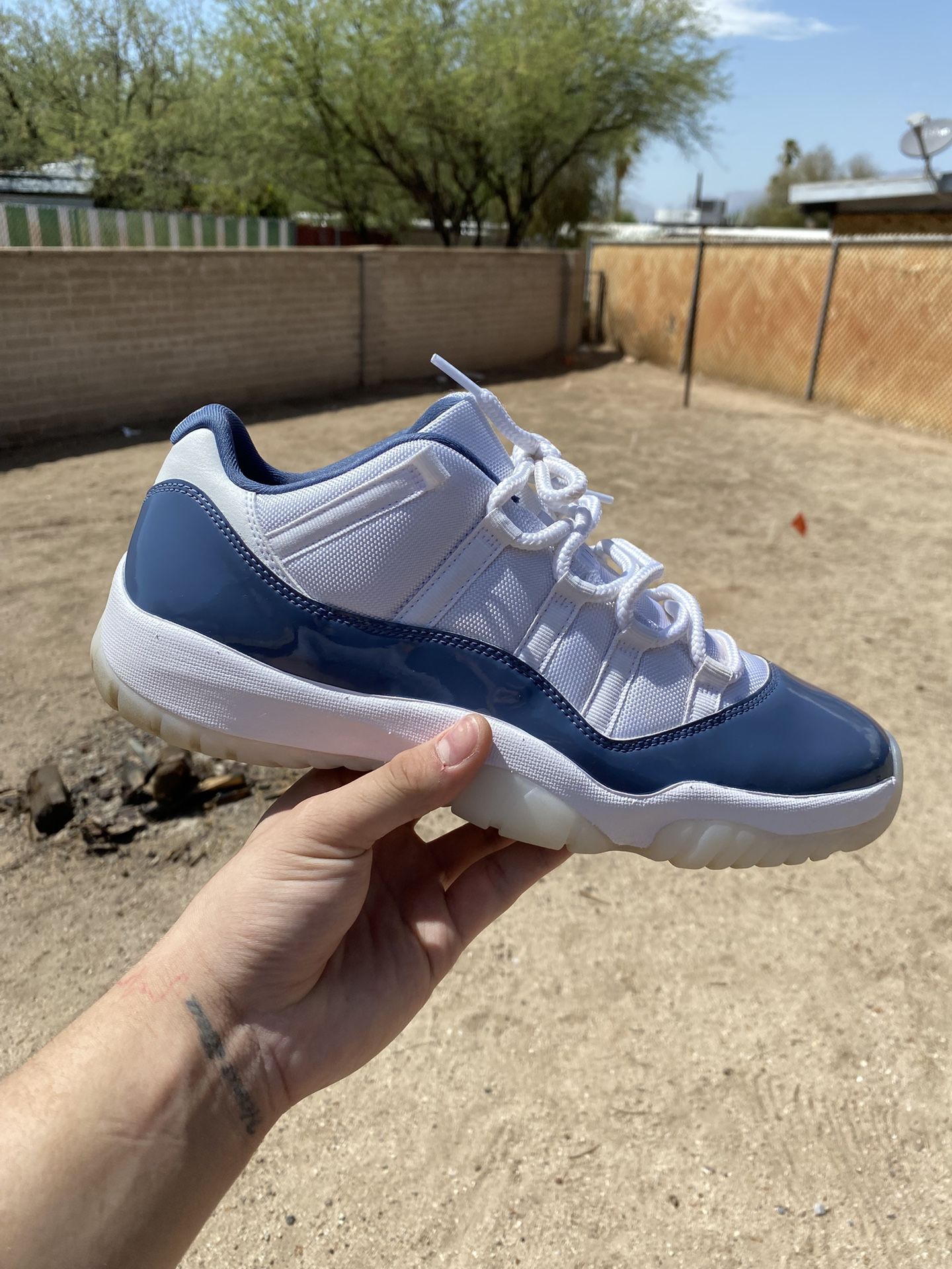 RETRO 11 Low Undiff Size 12