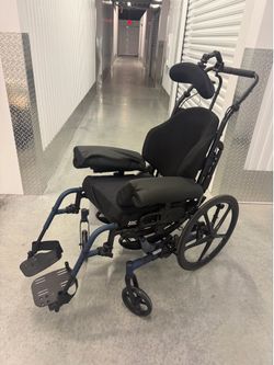 Tilt in space wheelchair
