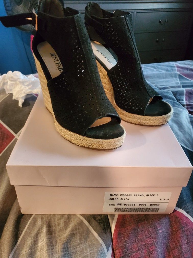 Just Fab Wedges Size 6