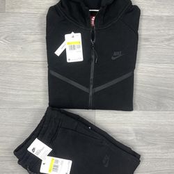 All black Nike tech multiple sizes