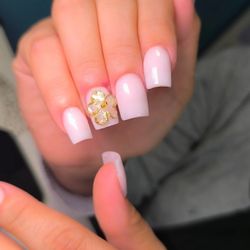 Soy Nails Tech en Woodbridge, Hago Uñas En Acrilico Y Gel, Manicura Y Pedicura