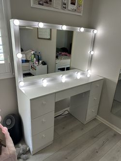 7 Drawer White Vanity 