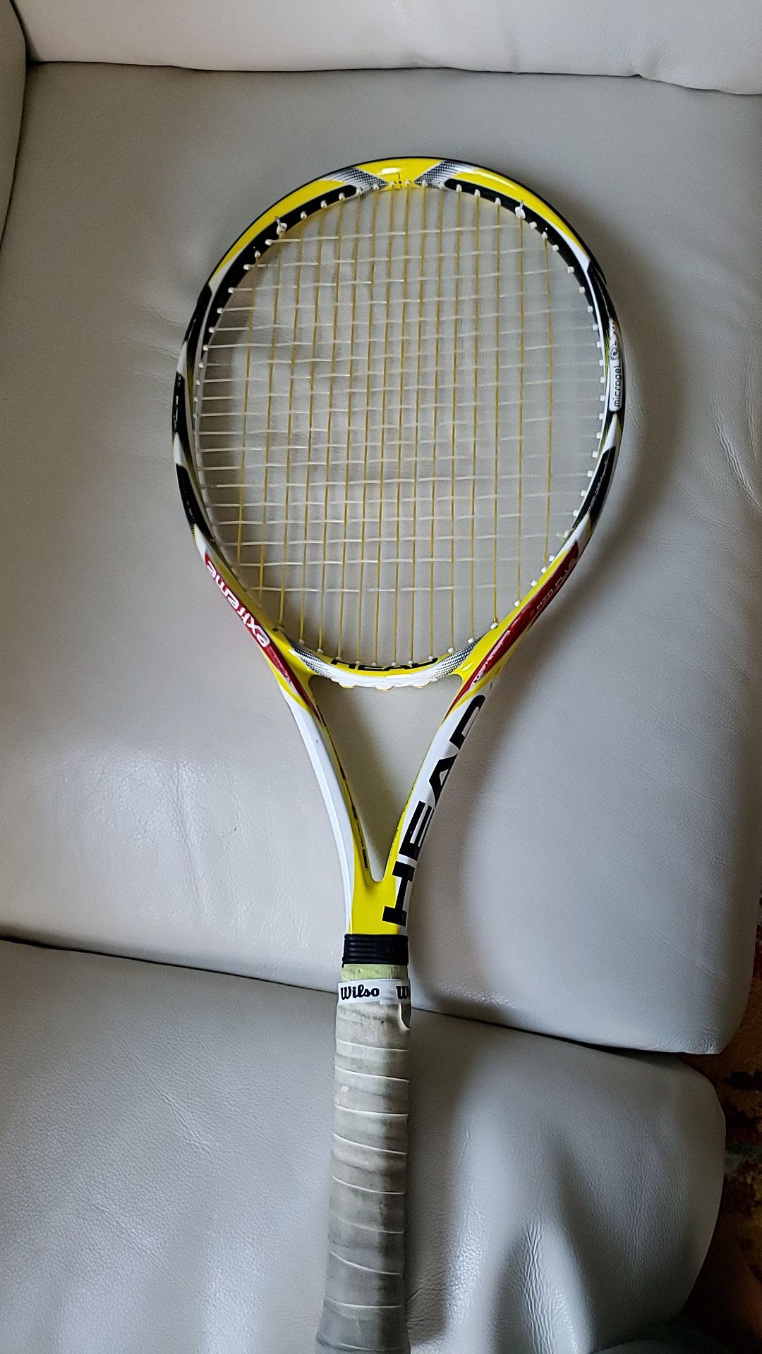 Tennis racket - BRAND HEAD