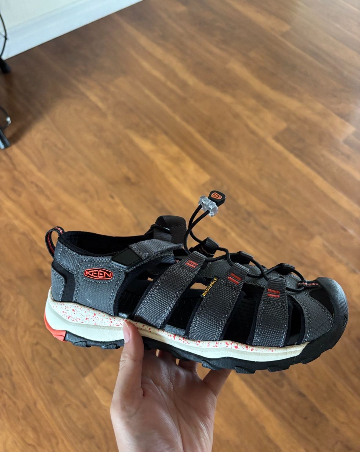 Keen Newport Neo H2 Magnet/Spicy Orange Youth Size 5