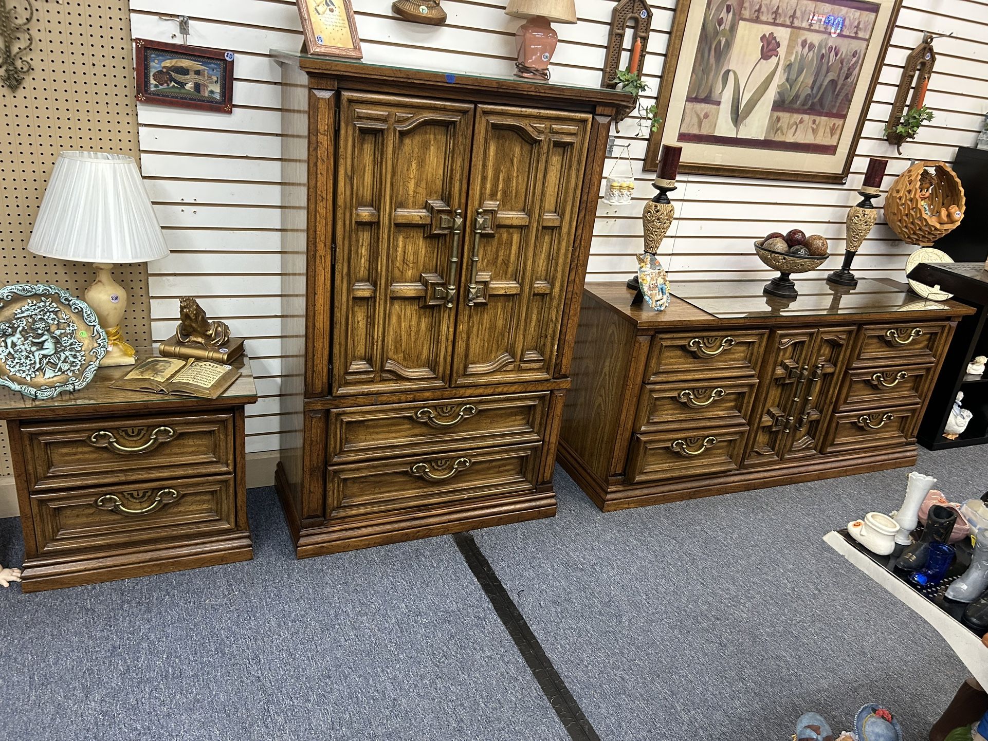 Real Oak Mediterranean Style Dresser Set 