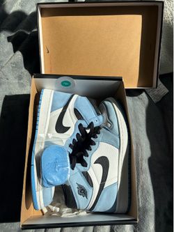 University Blue Jordan 1 size 6.5 men’s