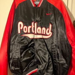 Vintage Nike Portland Trailblazers Bomber Puffer Jacket