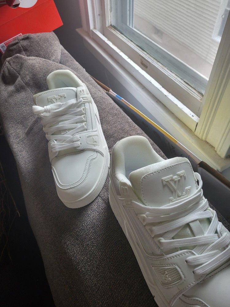 Brand NEW LOUIS VUITTON ALL WHITE SNEAKERS