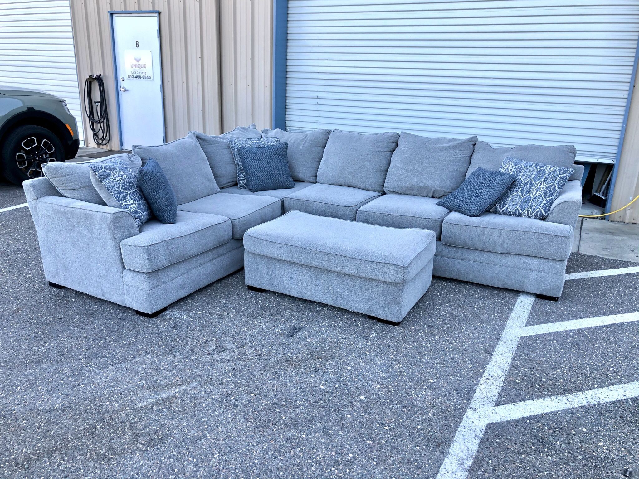 Broyhill naples gray ottoman deals