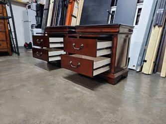 Set of two night stands