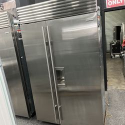 SubZero Built In 48” Side By Side Refrigerator Ice & Water ( 2022 Model )