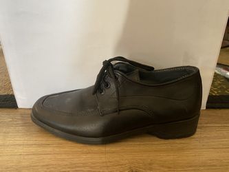 Size 32 Kids Dress Shoe