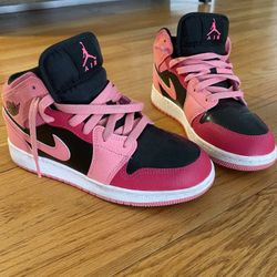 kids  NIKE JORDANS 