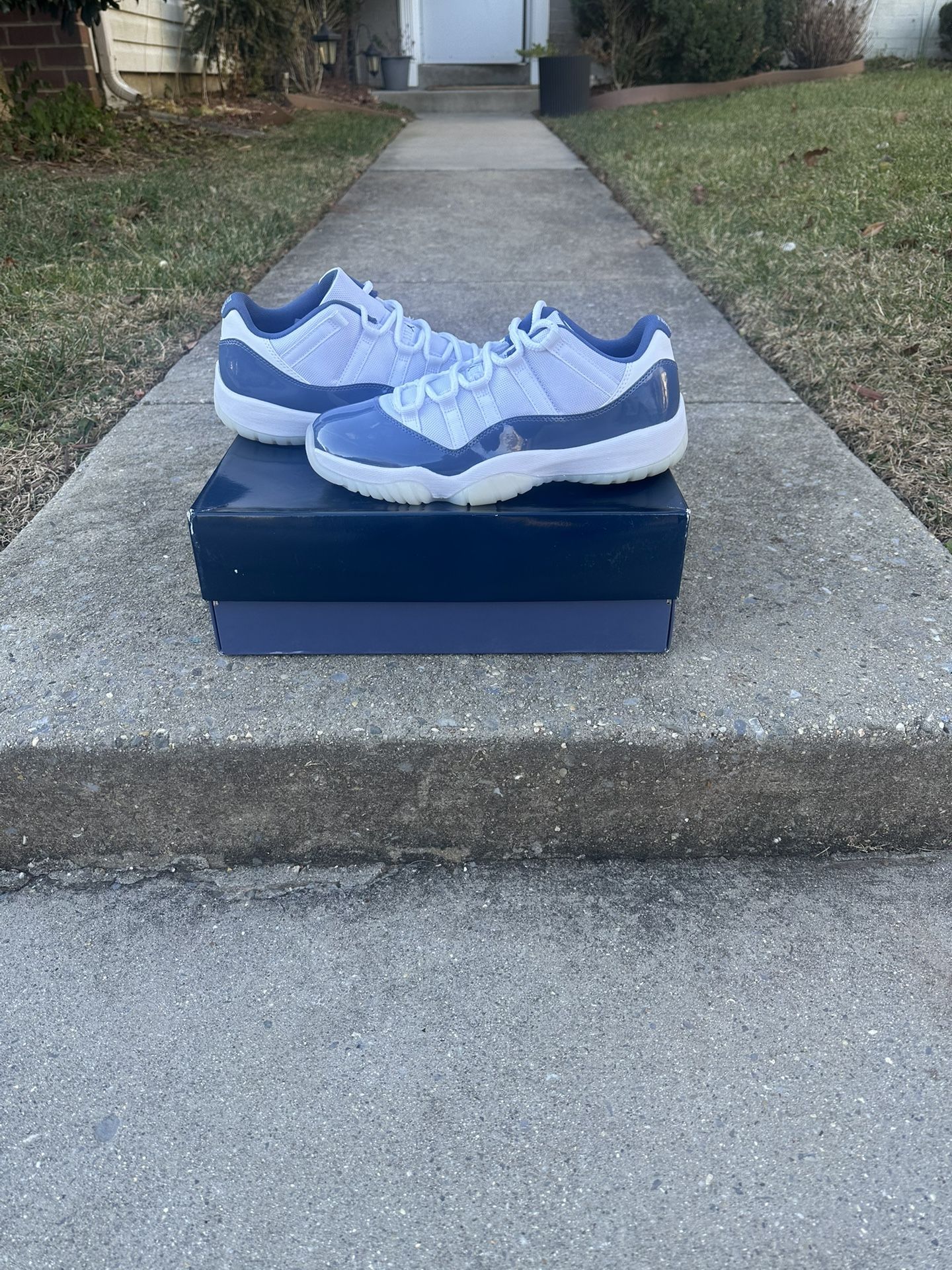 Jordan 11 Low Diffused Blue