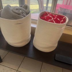 2 Baskets Organizers Like New And Clean $20 For Both Gilbert And Ray Rd. Check All pics And Offers.