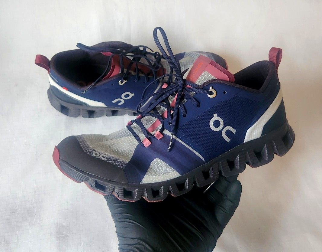 On Cloud X Shift Swiss Sneakers Women's SZ 9.5 Navy Ink Cherry Translucent Monomesh in excellent pre-owned condition with minor wear as pictured. No b