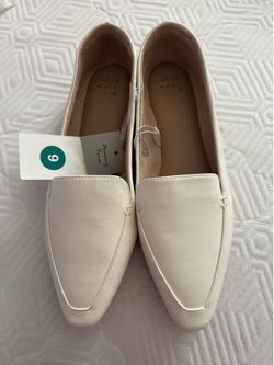Women’s Loafers with Memory Foam Size 9 (Brand New)