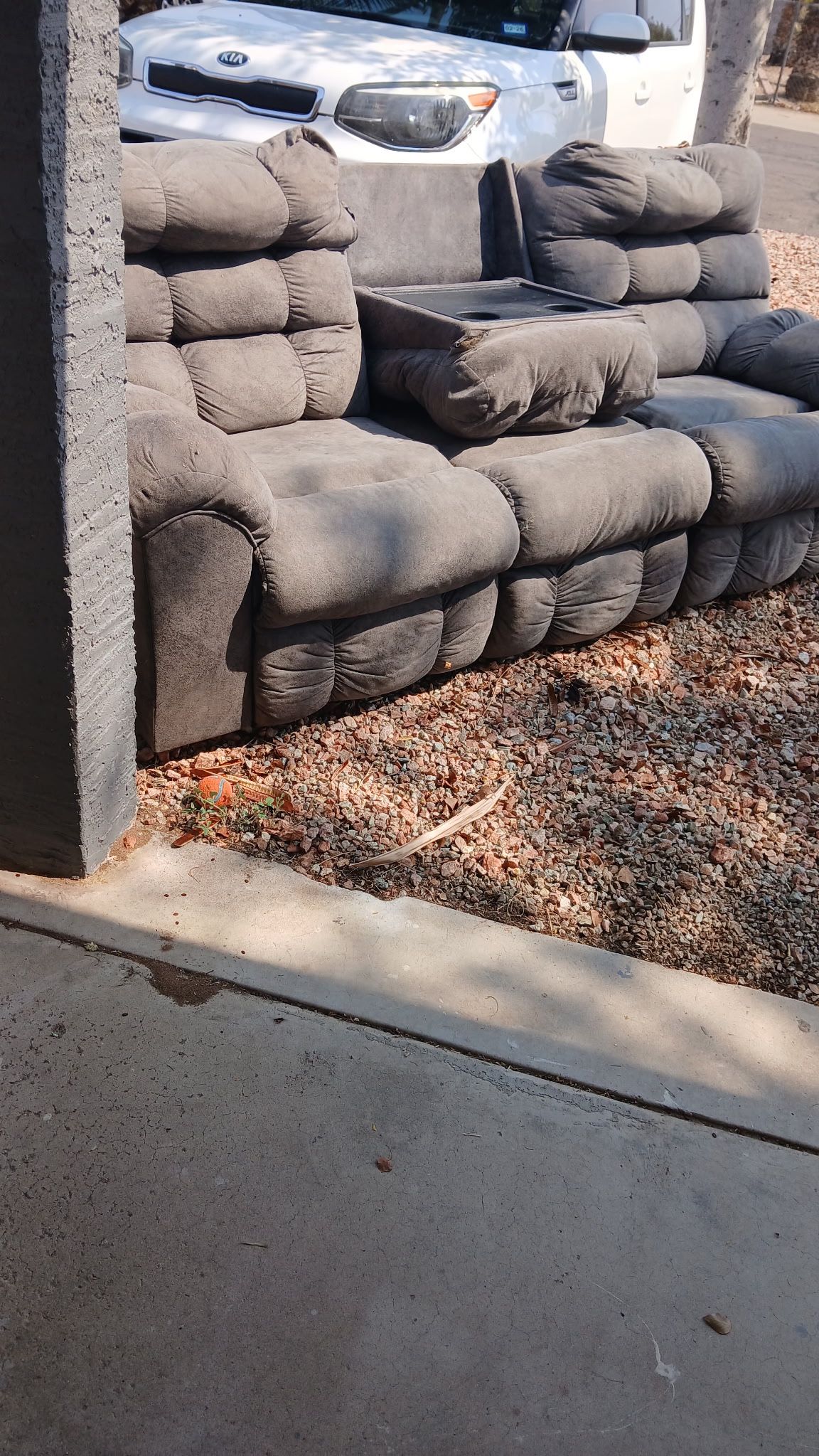 FREE RECLINING COUCH