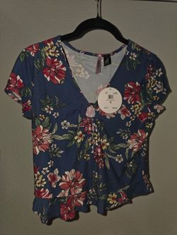 Women’s Blue Floral Top Size Small New