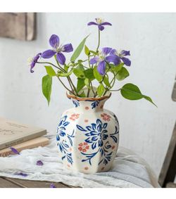 6" Ceramic vase