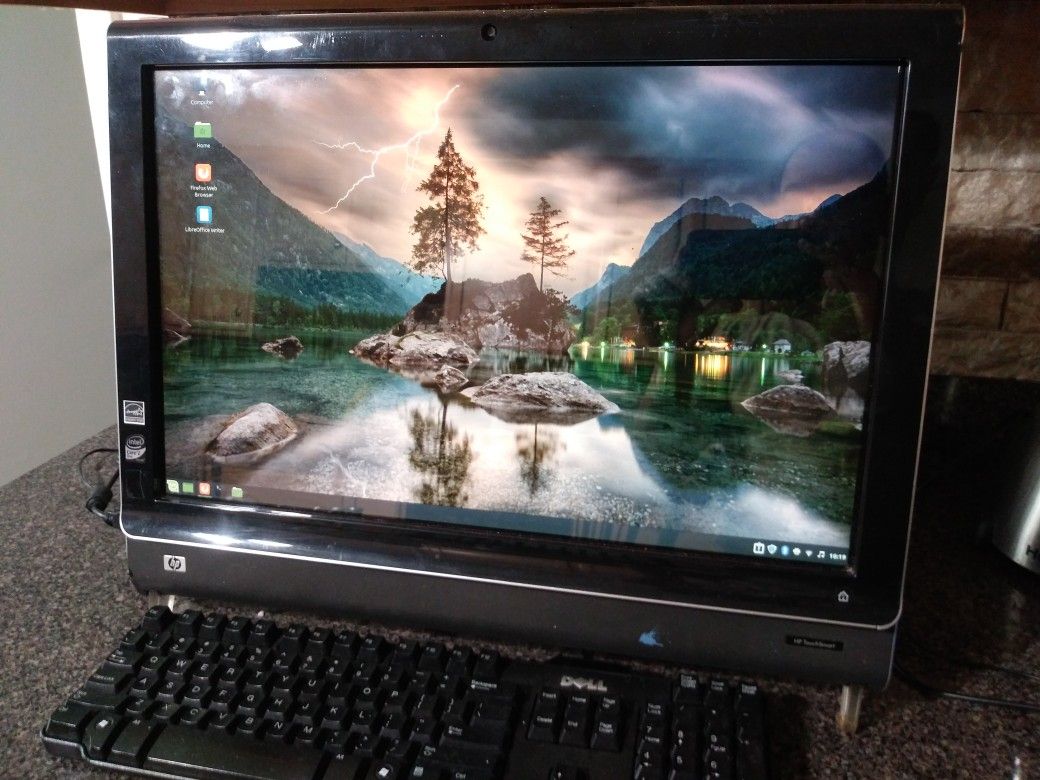 HP All In One 22" ( Virus Free With Linux OS)