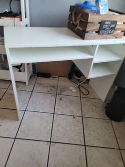 Student Writing Desk with Storage - Room Essentials™