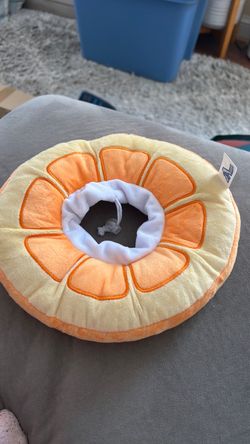 Adjustable cat donut collar