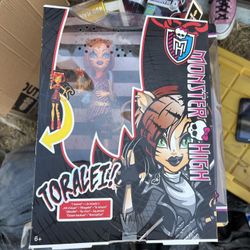 Toralei Monster high doll (Damaged)