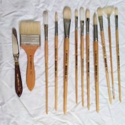 Utrecht oil brushes (various sizes and styles)
