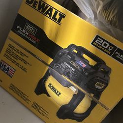 Dewalt 20v  FlexVolt Air compressor 