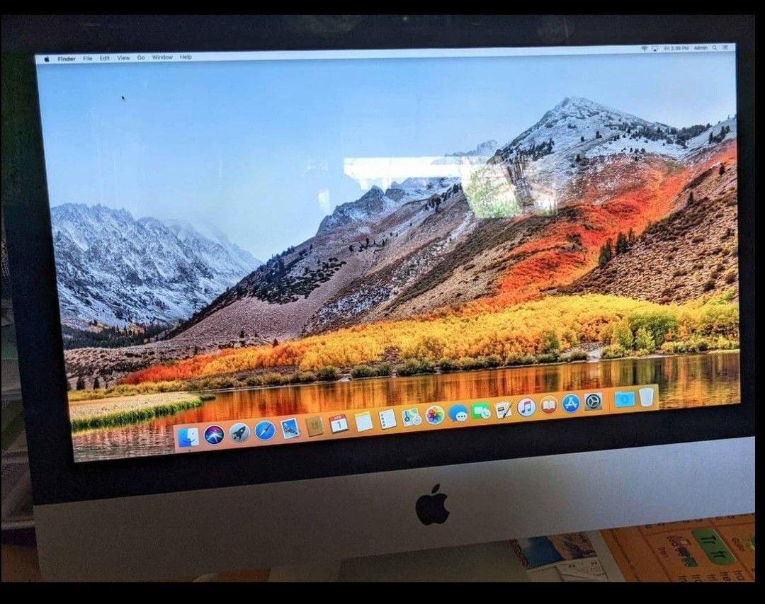 Apple iMac 21.5" Core i3