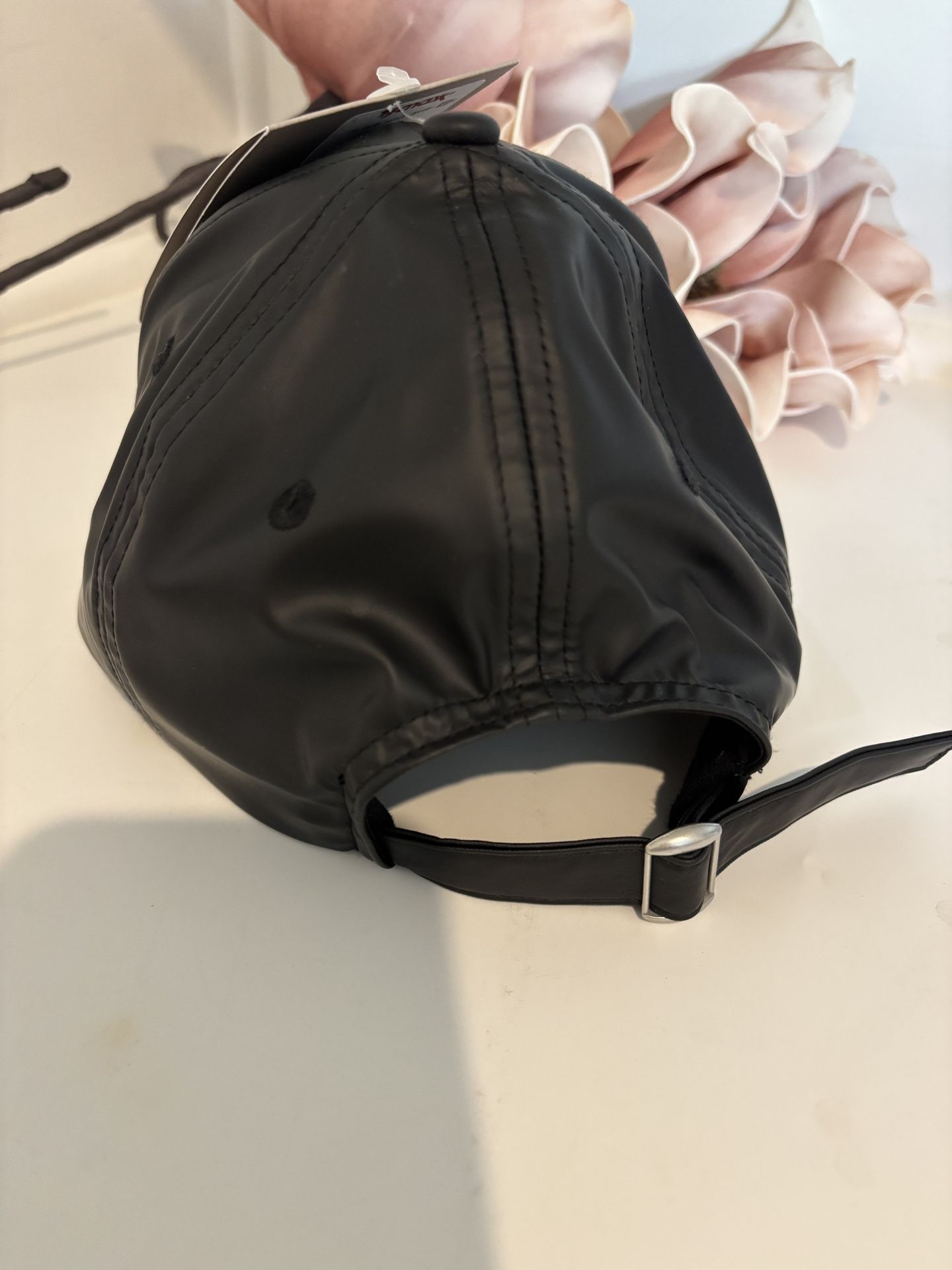 HUNTER Rubberized Logo Baseball Cap in Black NWOT is 