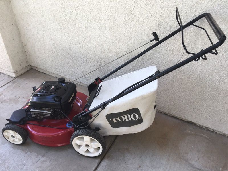 TORO RECYCLER 22" 6.75 HP (190cc) SelfPropelled Lawn Mower for Sale in