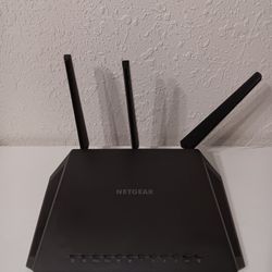NETGEAR - Nighthawk AC1900 WiFi Router, 1.9Gbps (R6900)

