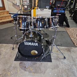 Yamaha drum set
