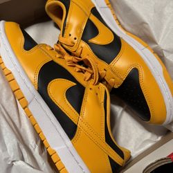 Nike Dunk Low “Goldenrod”