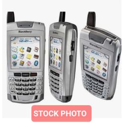 2004 Vodafone BlackBerry 7100v Charm Smartphone MISSING BATTERY UNTESTED AS-IS NOT WORKING FOR PARTS/ REPAIR SOLD AS-IS. BACK COVER HAS WRITING. The i