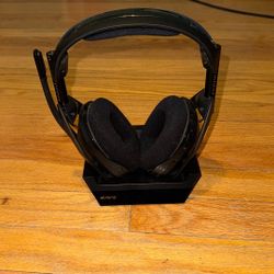 Astro A50 Headset Bluetooth With Charging Station 