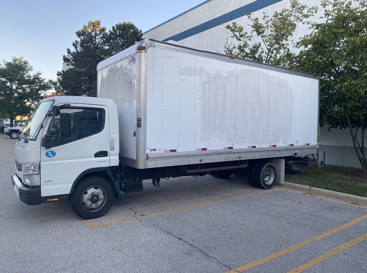 20 ft Box Truck 2013 Mitsubishi Fuso FE180