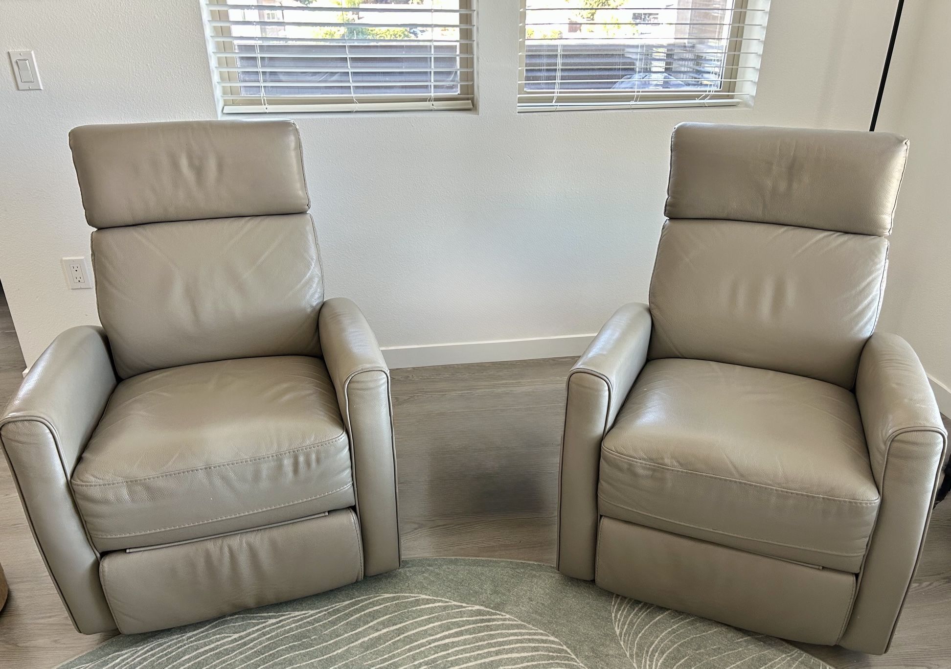 Lucca Gray Leather Glider Recliner 