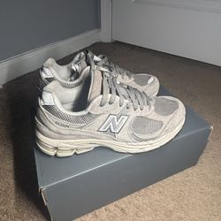 Gray new balance 2002