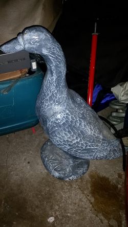 DUCK STATUE