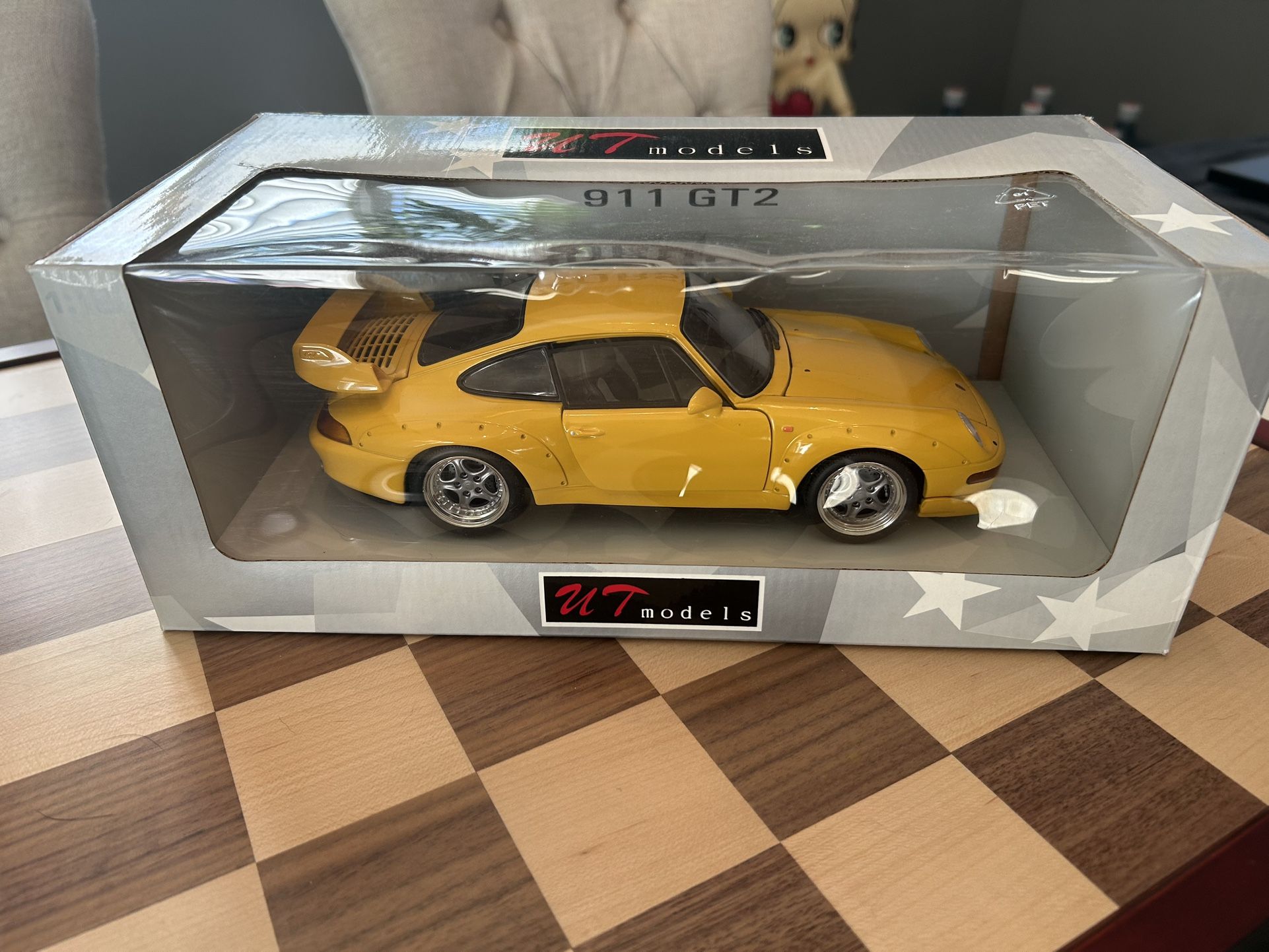 1/18 Diecast Porsche 911 Gt2
