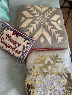 Moving sale-throw pillows