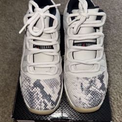 Retro Jordan 11 Low 'Light Bone Snakeskin'